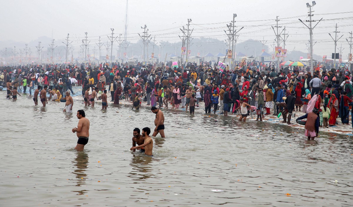 महाकुंभ के स्नान के लिेए संगम नगरी प्रयागराज जा रहे हैं, तो इन जगहों पर घूमकर आएं, ट्रिप रहेगी मजेदार