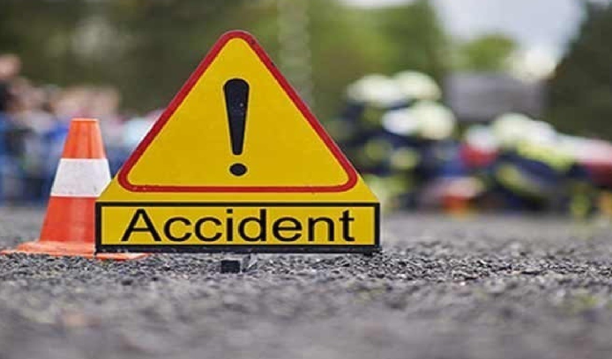 Ghazipur Accident: कुसमी कला के पास कुंभ से लौट रहे श्रद्धालुओं की गाड़ी को ट्रक ने मारी टक्कर, हादसे में 6 की मौत कई घायल