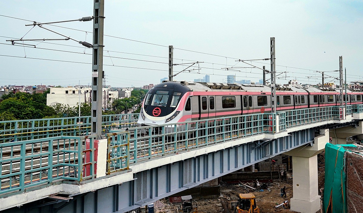 होली के दिन कितने बजे से मिलेगी दिल्ली मेट्रो? DMRC ने दी पूरी डिटेल