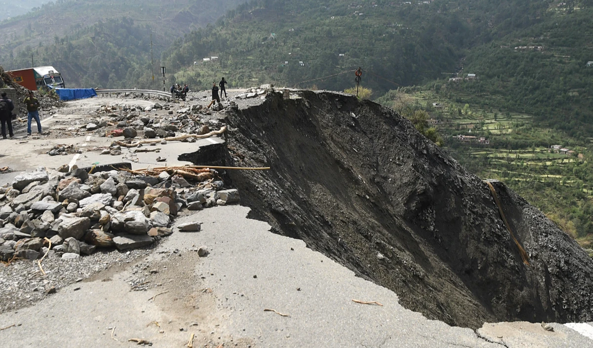 मंडी में बादल फटने के बाद पूरा परिवार लापता; केवल दस महीने की बच्ची जिंदा बची