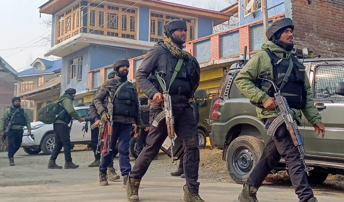 जम्मू-कश्मीर में LOC के पास लैंड माइन ब्लास्ट, सेना का 1 जवान शहीद और 2 घायल