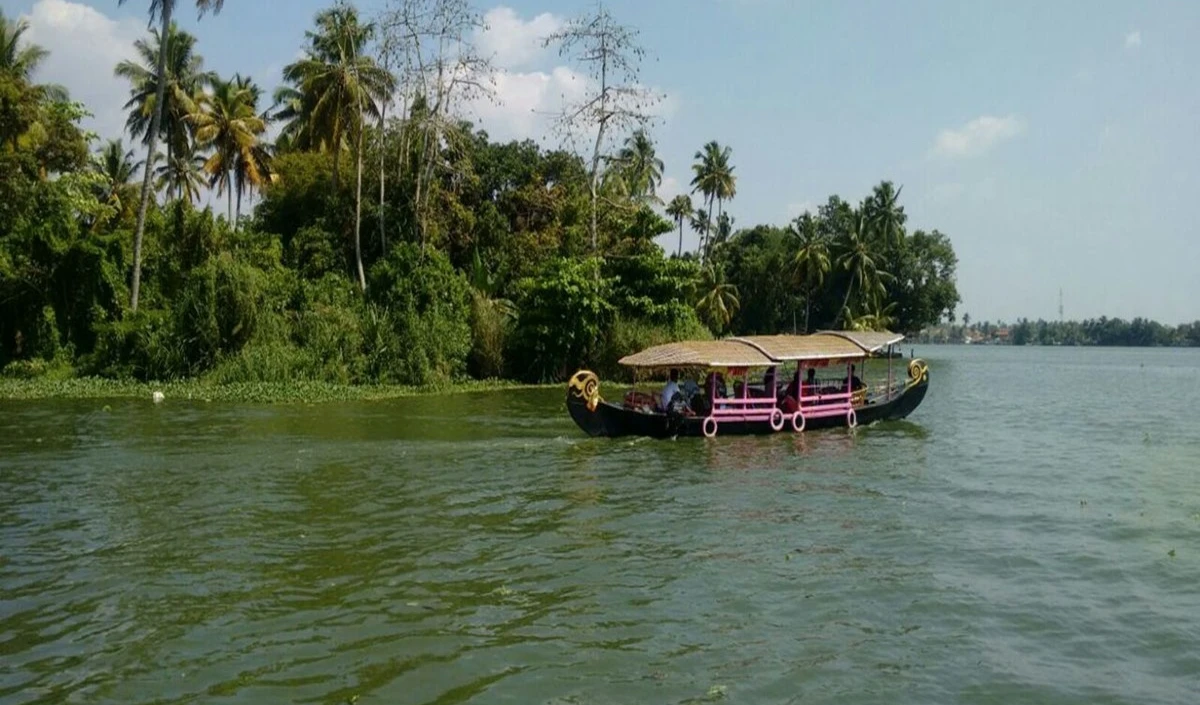 Romantic Destination: अगस्त में केरल की इन हसीन जगहों को करें एक्सप्लोर, पार्टनर के साथ बिता सकेंगे रोमांटिक पल