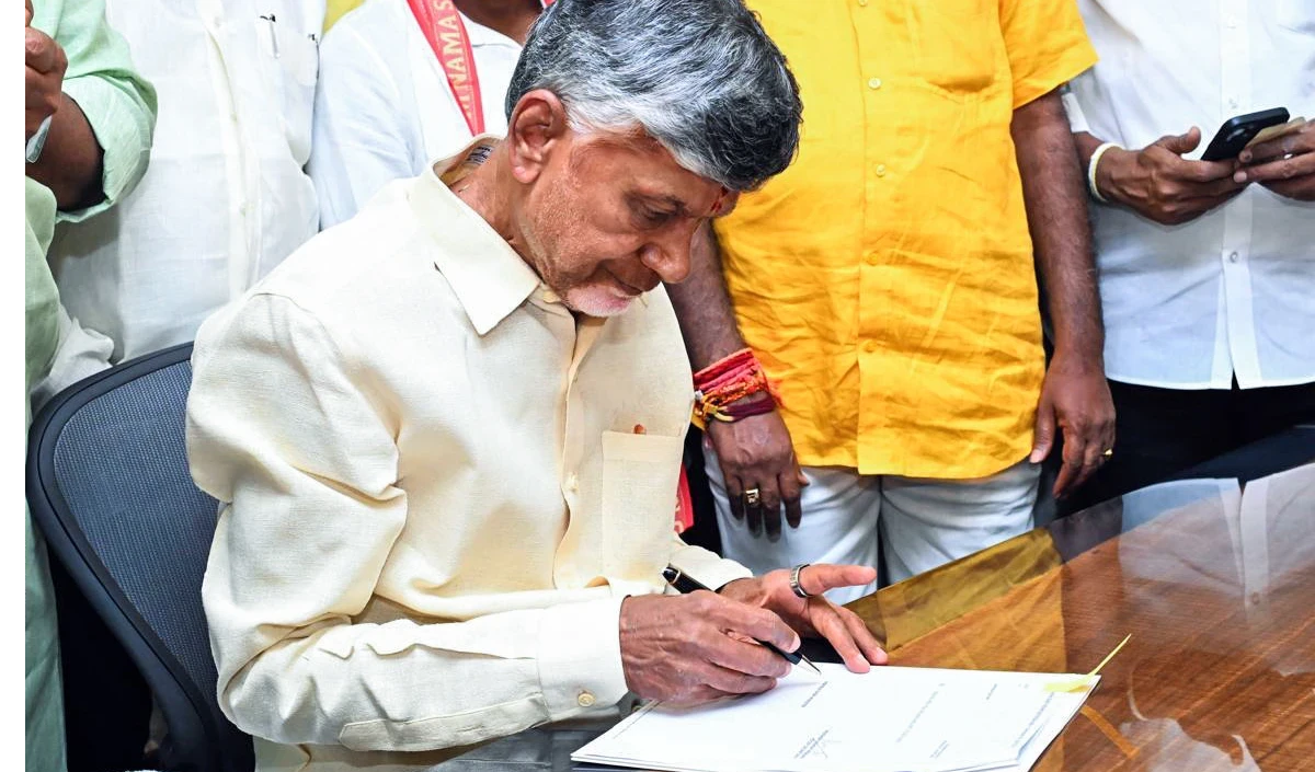 आंध्र के मुख्यमंत्री ने यूएई के मंत्री के साथ एआई के माध्यम से शासन को बेहतर बनाने पर चर्चा की
