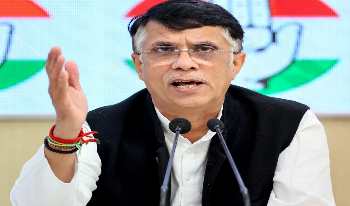दिल्ली विस्फोट पर पवन खेड़ा का गृह मंत्री अमित शाह पर तीखा हमला, पूछा- 2900 किलो विस्फोटक कैसे पहुंचा?