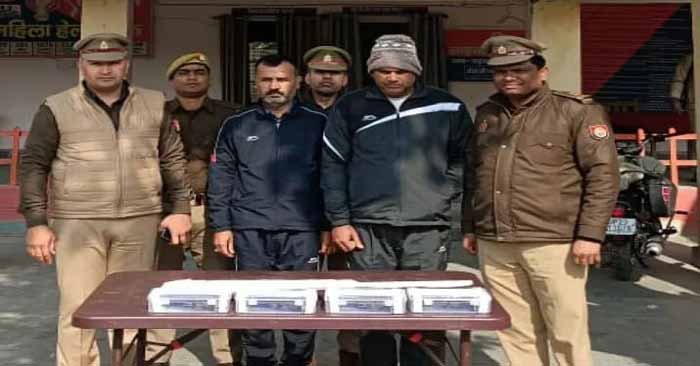 Ballia News: पुलिस ने दो असलहा तस्करों को दबोचा, राइफल और चार तमंचे बरामद