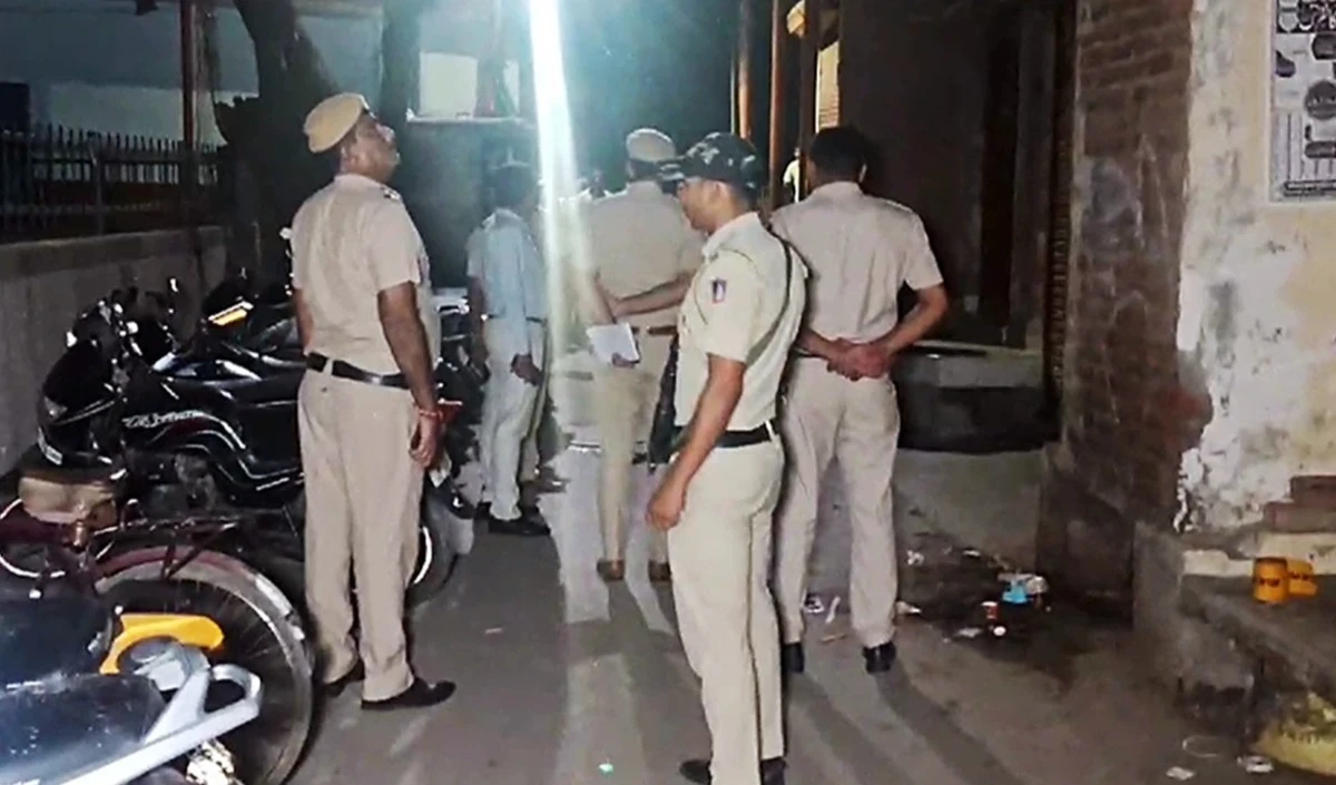 Delhi में अंतरराज्यीय हथियार तस्कर गिरफ्तार, दो पिस्तौल बरामद