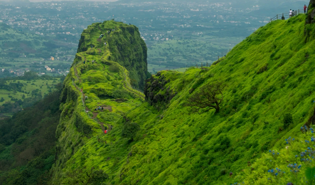 Adventure के हैं शौकीन? Maharashtra से Karnataka तक, ये 3 Trekking Peaks हैं परफेक्ट