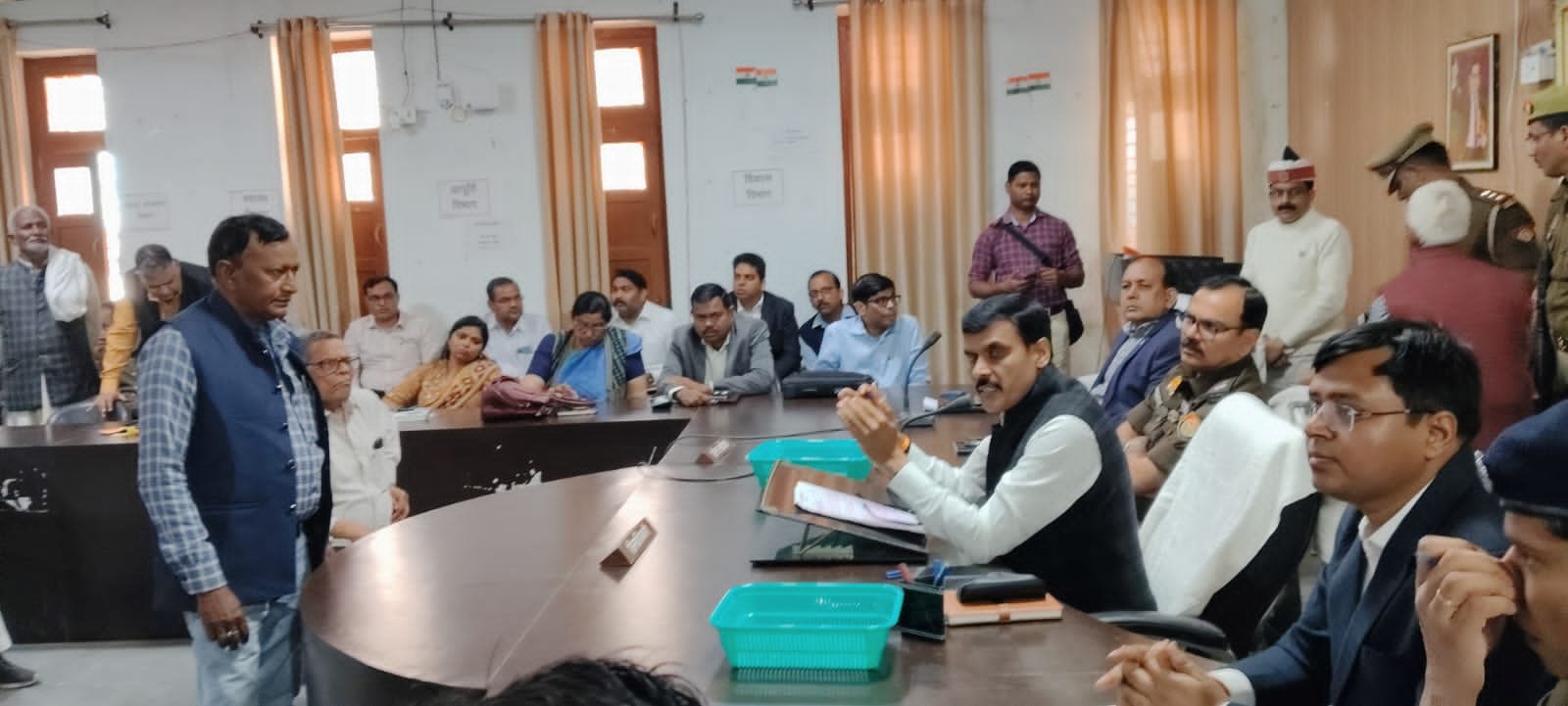 रसड़ा समाधान दिवस में 119 शिकायतें, 12 का मौके पर निस्तारण
