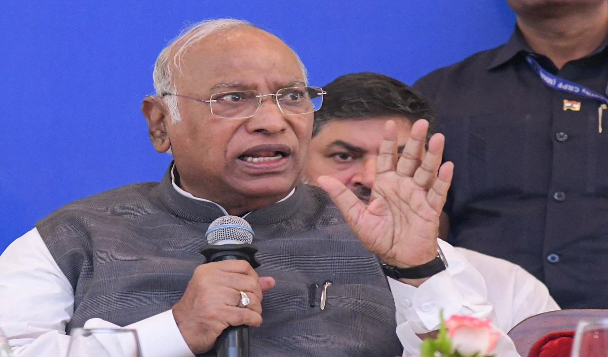 West Bengal में Congress की ‘एकला चलो’ नीति, Left से टूटा Alliance, सभी 294 सीटों पर लड़ेगी चुनाव