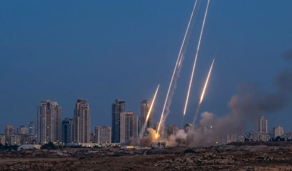 Iran Missile Attack: सऊदी अरब में US बेस पर भीषण हमला, 10 अमेरिकी सैनिक घायल, कई विमान तबाह