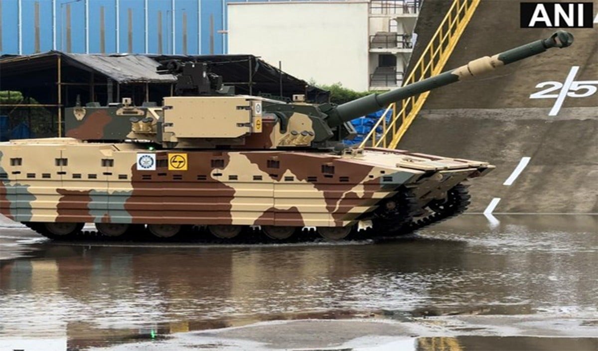 जमीन पर रफ्तार, पानी में भी वार! DRDO ने पेश किया STANAG Level प्रोटेक्शन वाला Armoured Platform