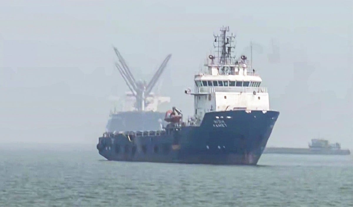 Hormuz Firing: भारत ने ईरानी राजदूत को किया तलब, कहा- जहाजों की सुरक्षा से कोई समझौता नहीं