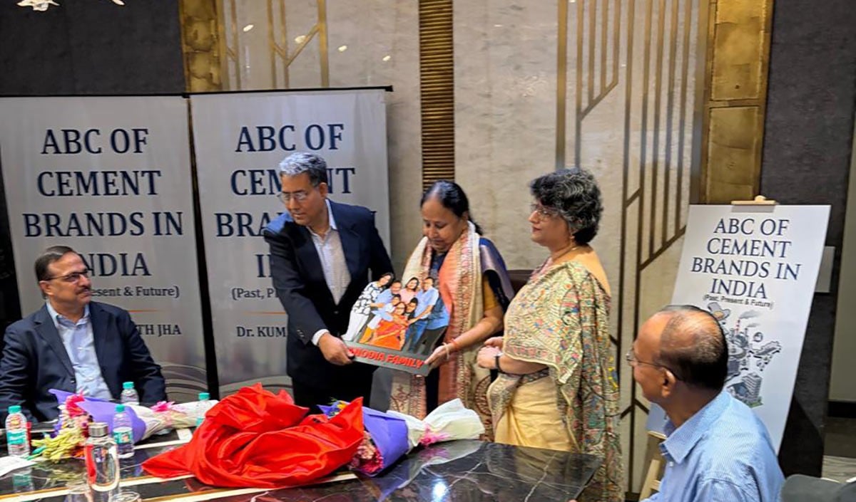 भारत के सीमेंट ब्रांडों पर आधारित पुस्तक ‘ABC of Cement Brands in India: Past, Present and Future’ का लोकार्पण