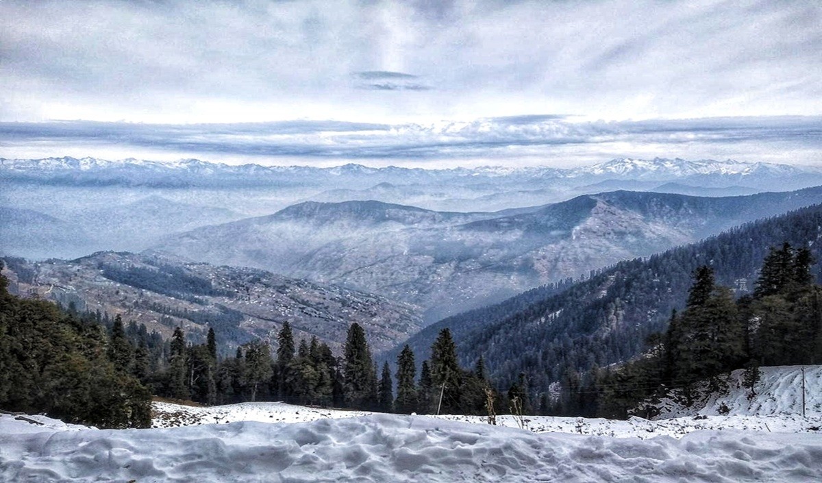 Travel Tips: Summer Wedding के बाद हनीमून की टेंशन? ये 5 जगहें देंगी कश्मीर और Switzerland जैसा फील