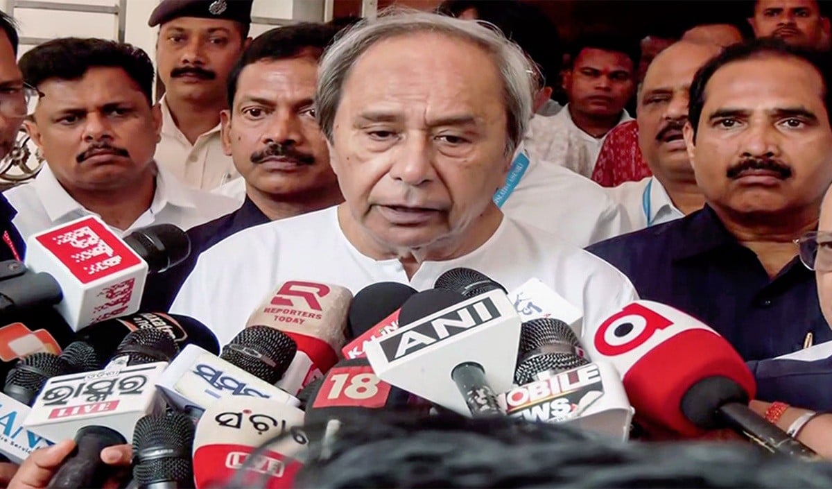 Odisha Pension Crisis: नवीन पटनायक ने CM माझी को घेरा, ‘तकनीकी खराबी’ पर उठाए तीखे सवाल