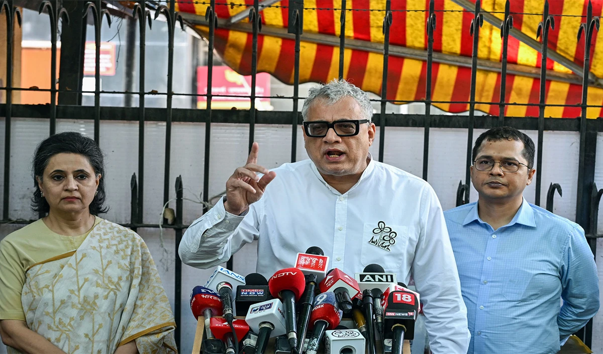 TMC Political Crisis: बागी गुट को बार-बार मोहलत क्यों? Derek O’Brien ने ECI की निष्पक्षता पर उठाए सवाल