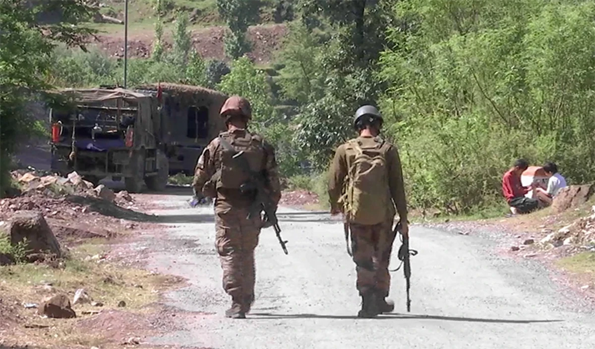 Kulgam Terror Attack: छत्तीसगढ़ के मजदूर की मौत, UP का युवक घायल, घाटी में High Alert जारी