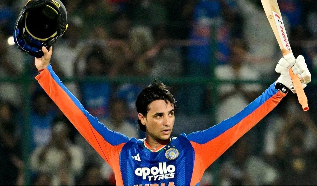 Suryakumar Yadav का रिकॉर्ड तोड़कर Abhishek Sharma ने रचा इतिहास, इंदौर T20I में कमाल