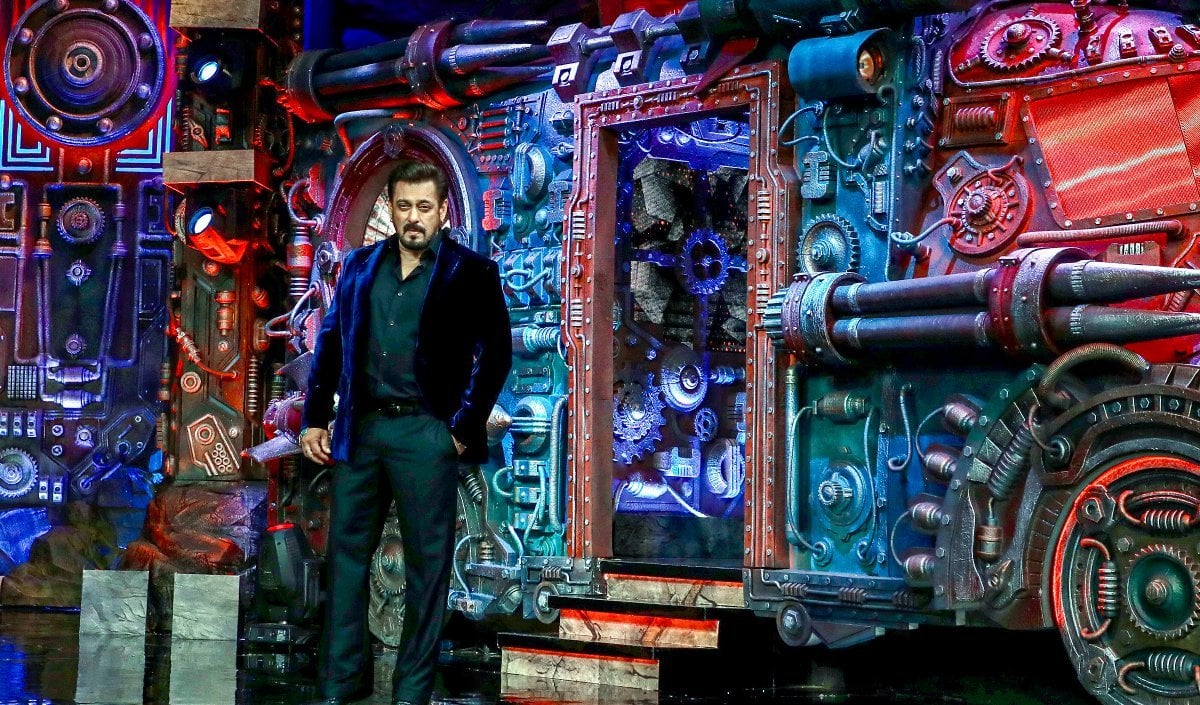Bigg Boss 20 Updates | ‘वीकेंड का वार’ में सलमान खान ने लगाई कंटेस्टेंट्स की क्लास, गुल्लू ने खोले राज, आसिफ खान बने इस हफ्ते के नए कैप्टन